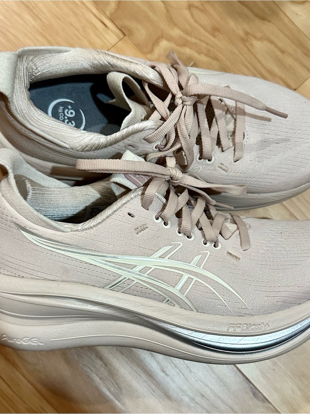 ASICS Gel Nimbus 28 Running Trainer Shoes in light pink